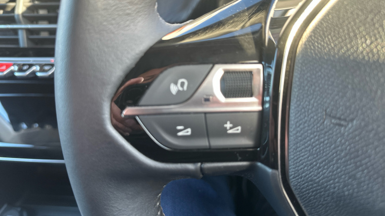 Peugeot 208 1.2 PureTech 100 Allure Premium + 5dr Petrol Hatchback